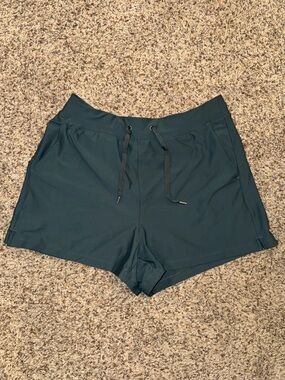 Old Navy Active High-Rise Shorts Medium